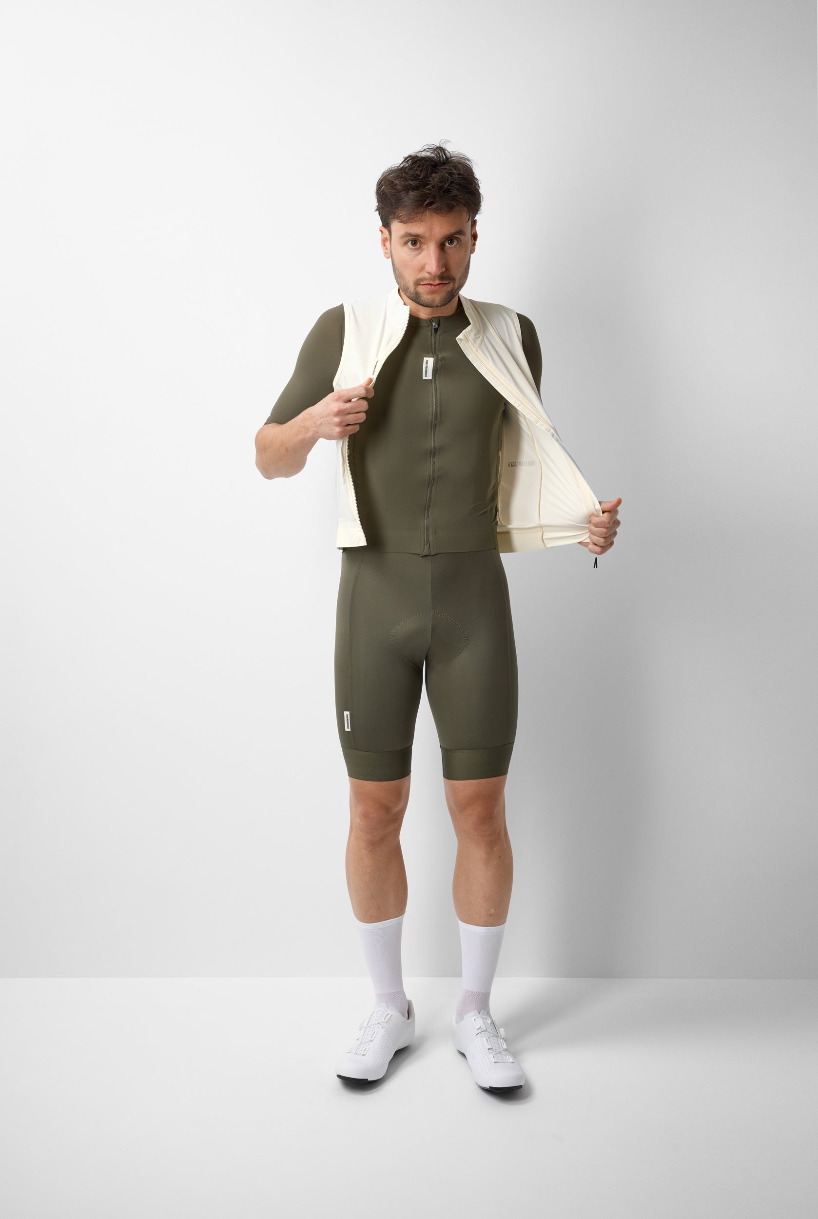 #ROAD WIND VEST MEN ANTIQUE CREAM