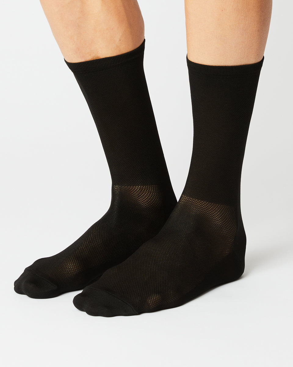 #001 CLASSIC BLACK