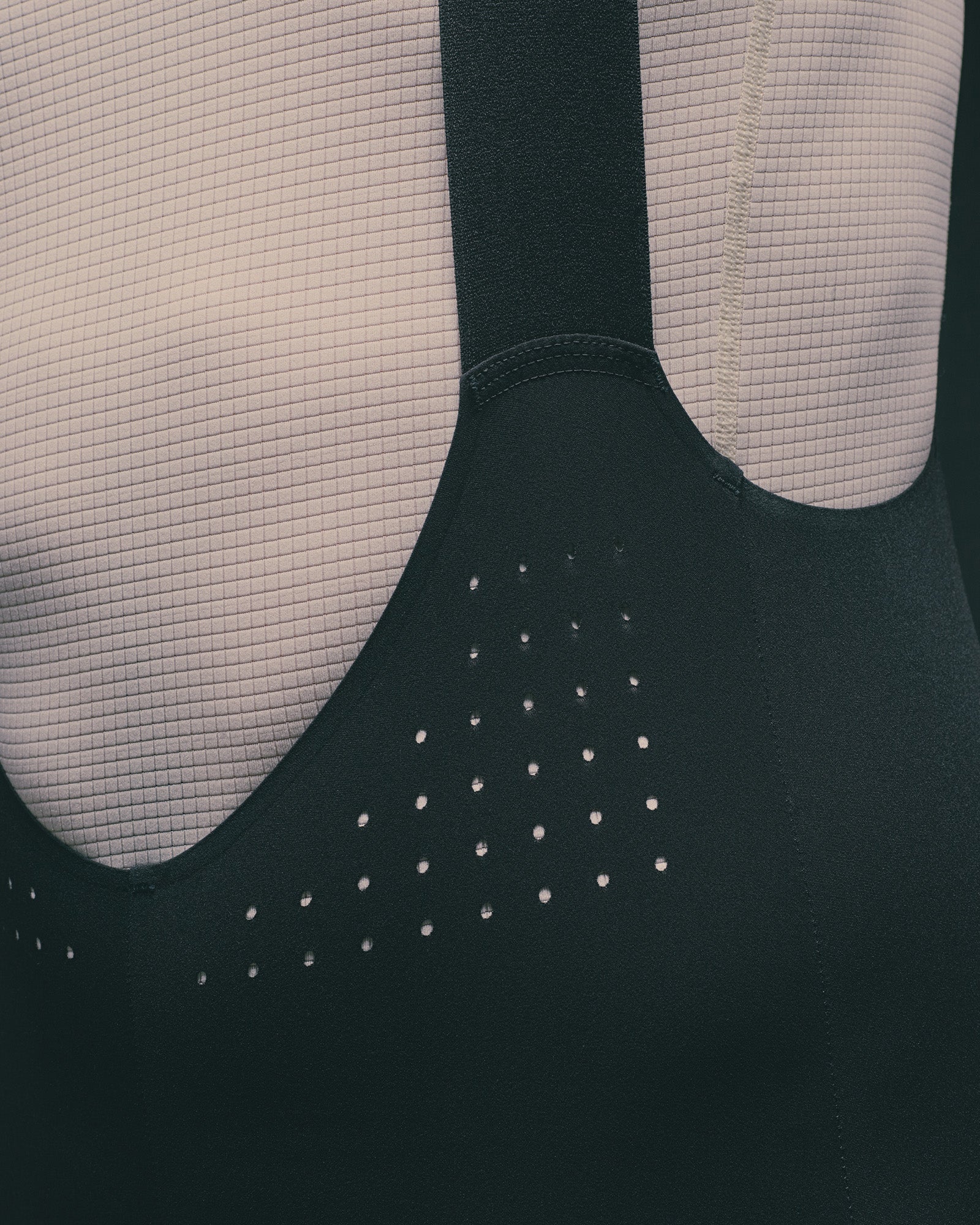 #COMPANION BIB MEN BLACK